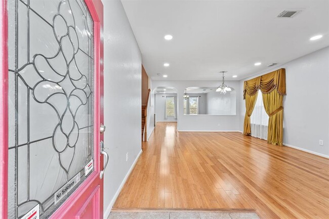 Building Photo - 6323 Channelbrook Ln