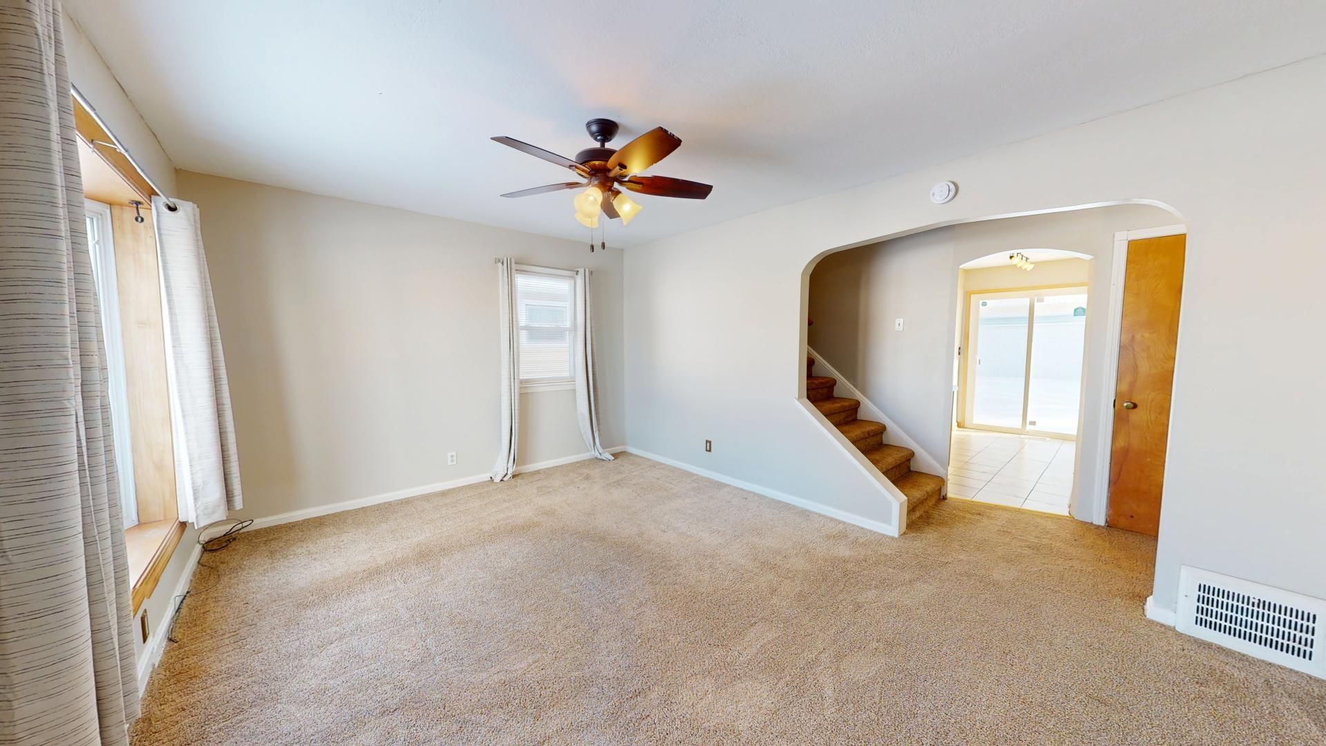 4415 Longwood Ave Parma, OH 44134 – photo 1