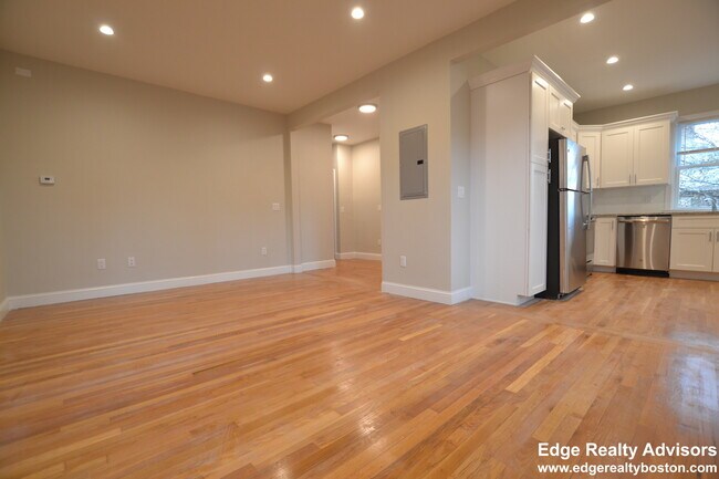 Building Photo - 58 Foster St