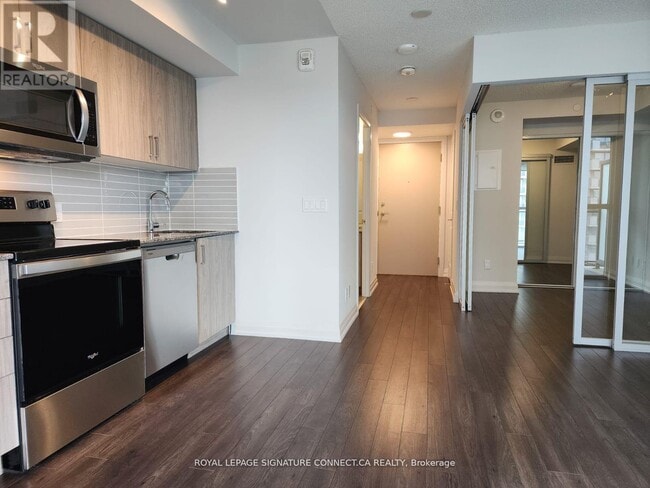 Building Photo - 20 Meadowglen Pl