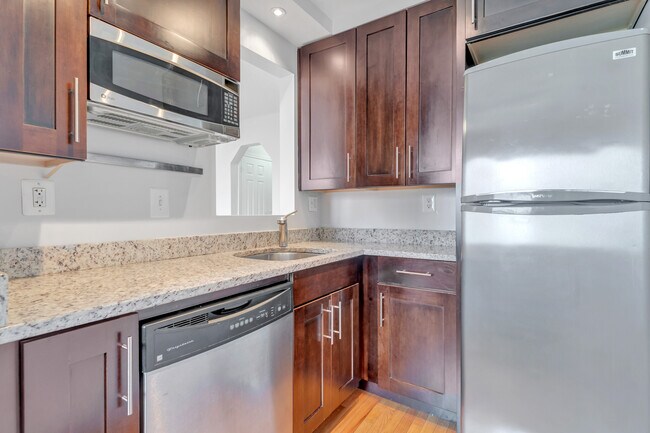 Foto del edificio - 1367 K St SE