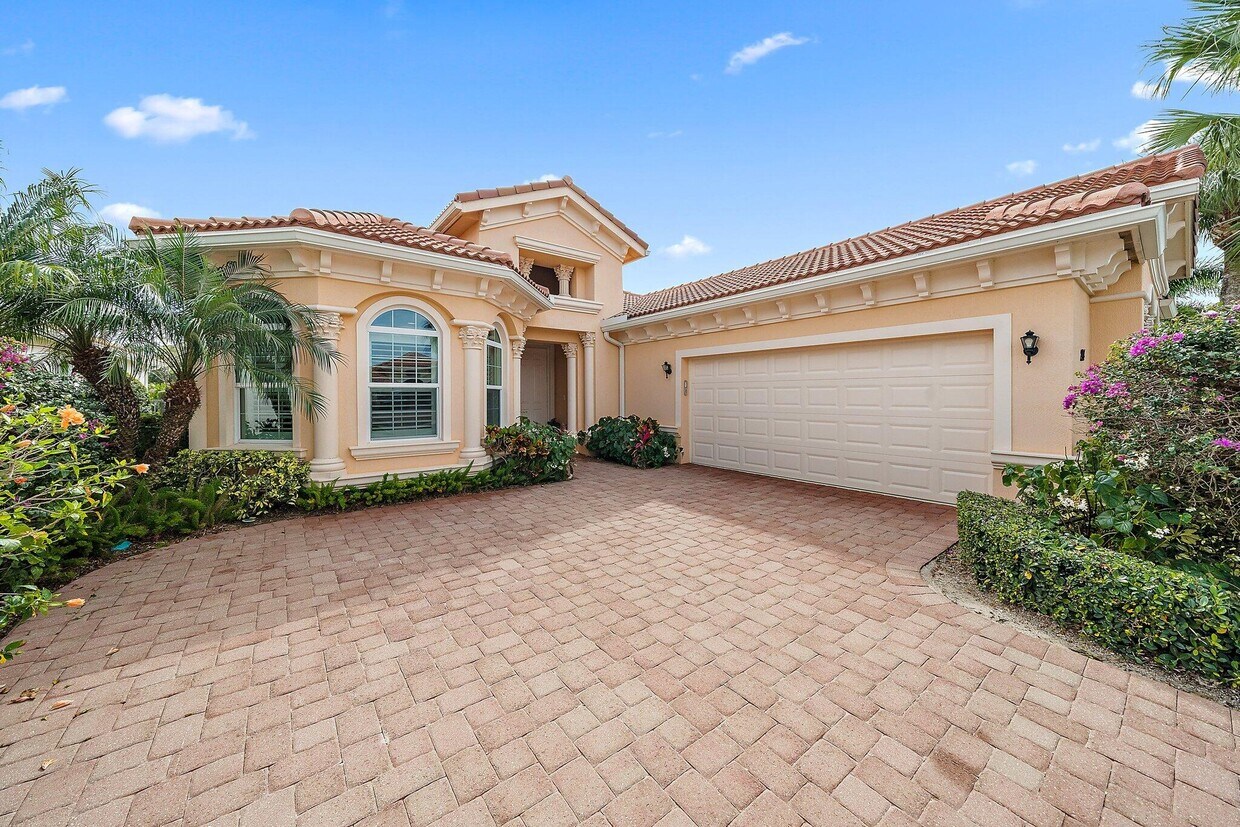 Foto principal - 284 Carina Dr