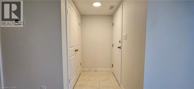Building Photo - 410 Northfield Dr W