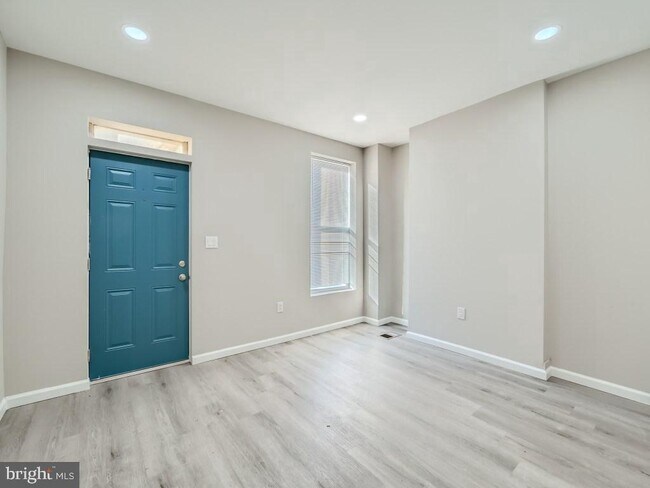 Foto del edificio - 1324 W Pratt St