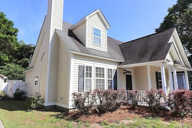 Building Photo - Jamestowne Village