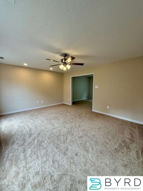 Building Photo - 913 Wheelwood Way