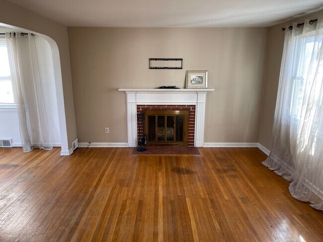 Foto del edificio - 3 bed 1 bathroom house