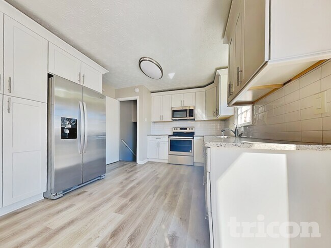 Building Photo - 2651 Pine Log Way