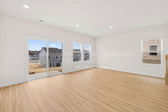 Building Photo - 3683 Backwater St