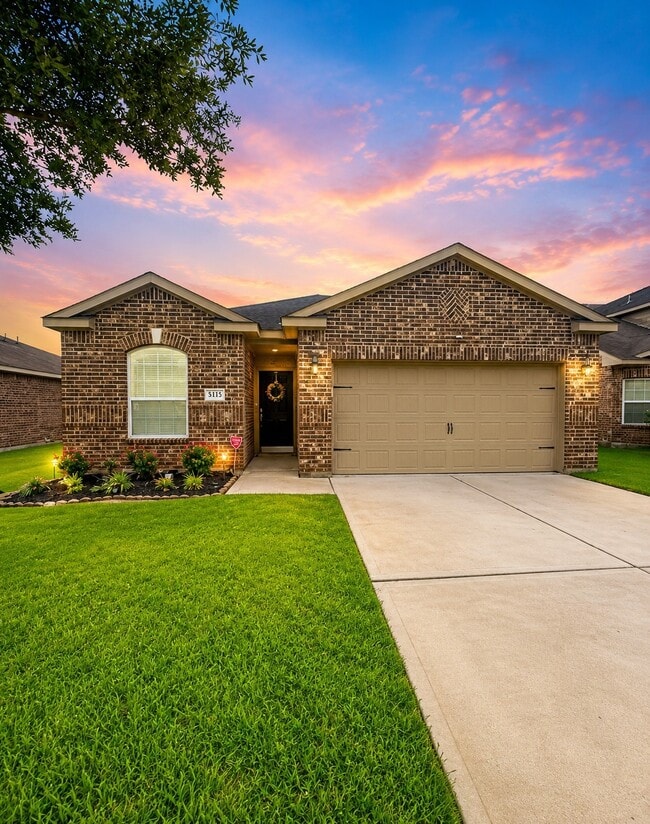 Building Photo - 5115 Harbor Palm Dr