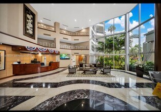 Building Photo - 19101 NE 36th Pl