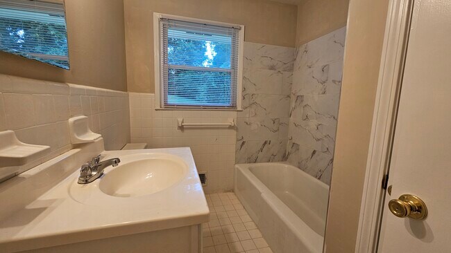 Front Bath - 2323 Jomarc Way