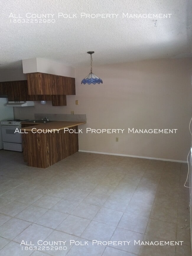 Building Photo - Nice Apartment For Rent in Central Lakeland