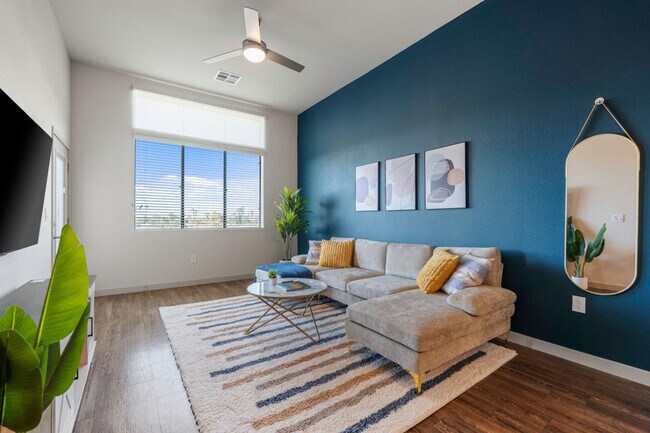 Foto del edificio - 711 W Broadway Rd