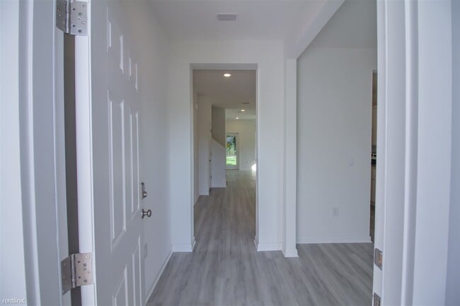 Building Photo - 4 br, 3.5 bath House - 30 Sandywoods Court
