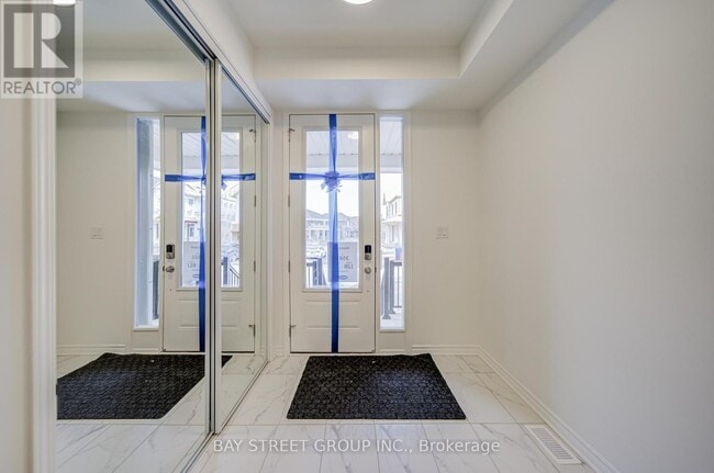 Building Photo - 118 Azure Dr