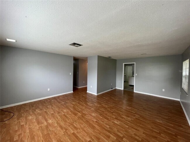 Building Photo - 5771 Kislin Pl