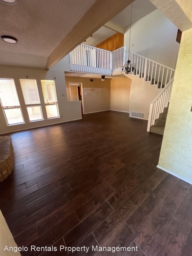 Building Photo - 2 br, 2 bath House - 3913 Driftwood Dr.