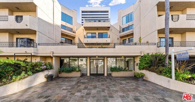 Foto del edificio - 1633 S Bentley Ave