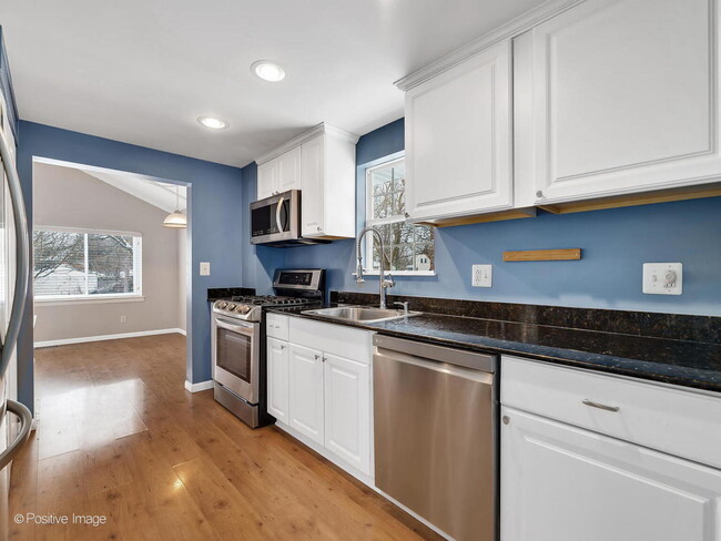 Building Photo - 139 S Park St