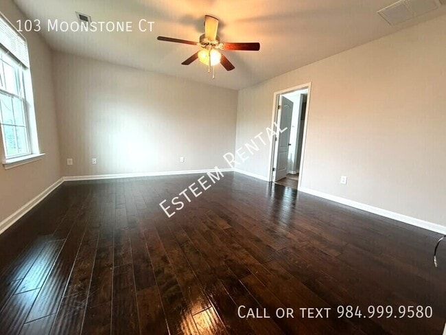 Foto del edificio - 103 Moonstone Ct