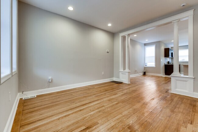 Building Photo - 1213 N Potomac St