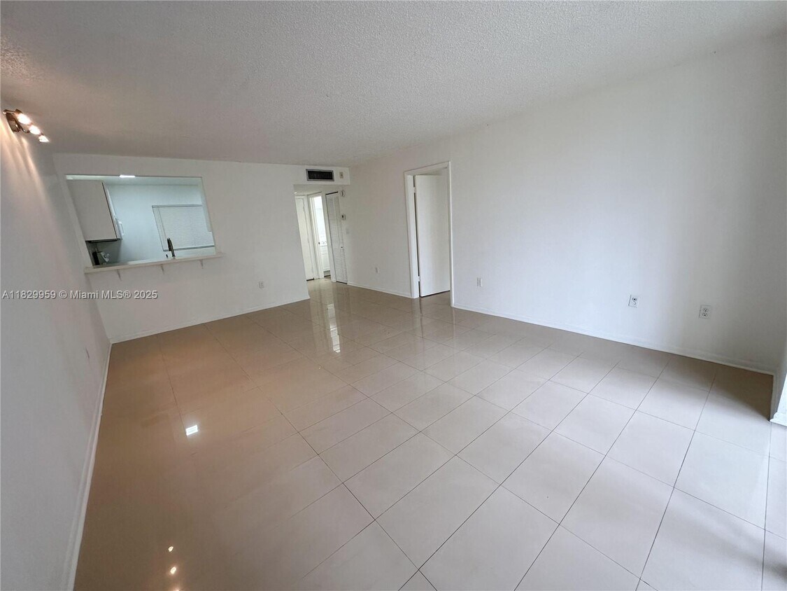 Foto principal - 8025 SW 107th Ave