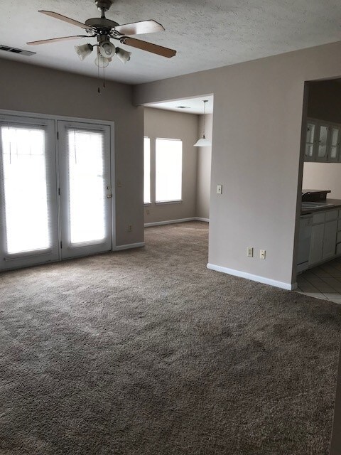 Building Photo - Nice 2 bedroom Condo in Rivergate Area
