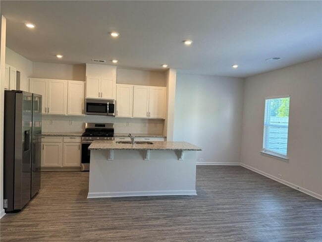 Building Photo - 1138 Chastain Dr