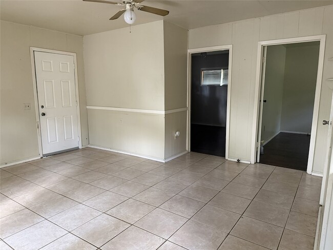 Building Photo - 5958 Skylane Dr
