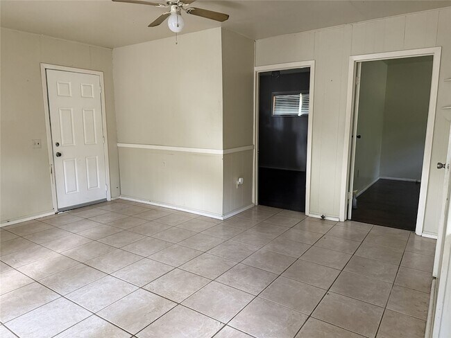 Foto del edificio - 5958 Skylane Dr