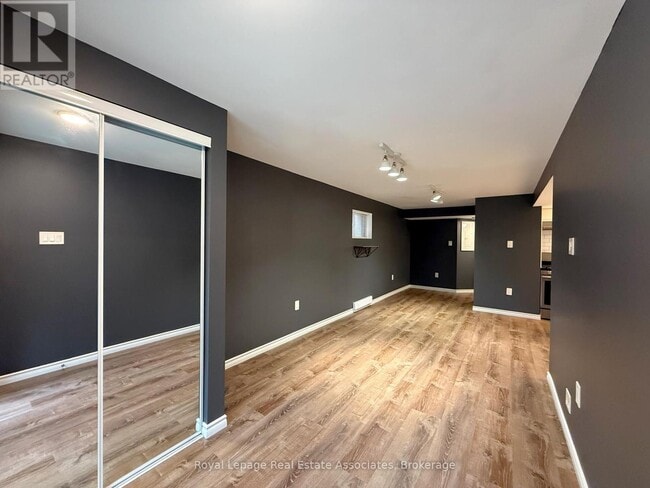 Building Photo - 703 Robert Ferrie Dr