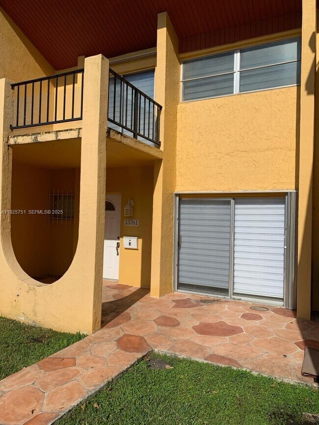 Foto del edificio - 13761 SW 84th St