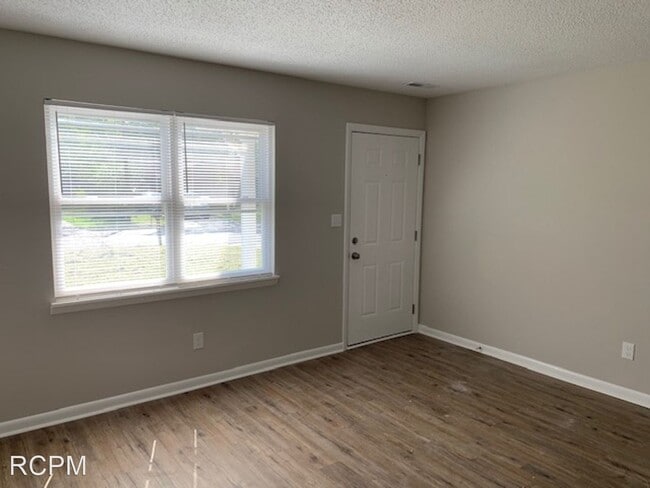 Building Photo - 3 br, 1.5 bath House - 3256 Uvalde Ln NW