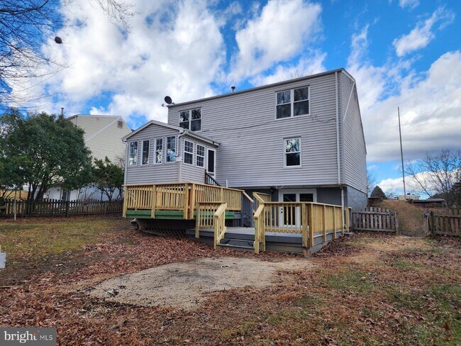 Foto del edificio - 5625 Reardon Ln