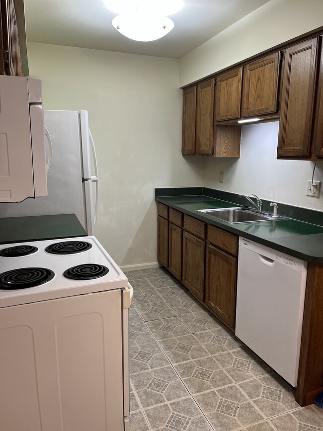 Building Photo - 34630 Clarkson Dr W