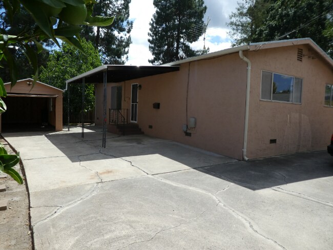 Building Photo - 717 Mountain View Ave