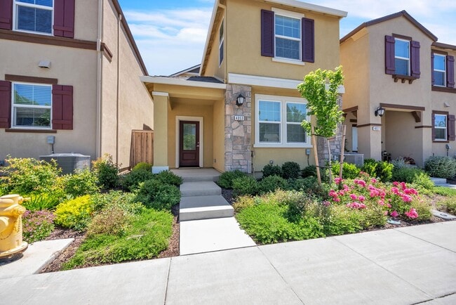 Photo - 4053 Dover St House