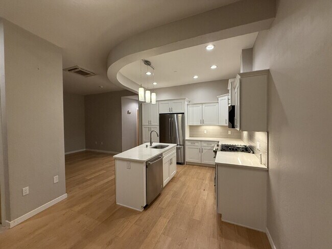 Foto del edificio - Perfect Nob Hill location! Incredible views!