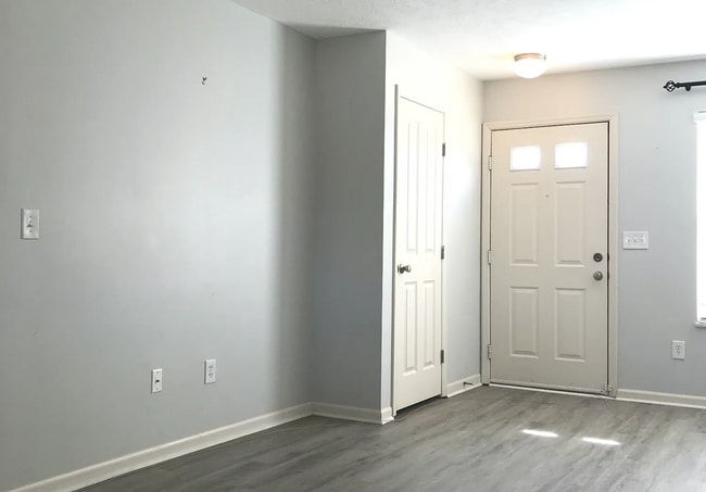 Building Photo - Beautiful end condo in great Powell location!!