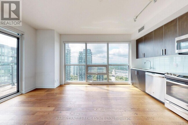 Building Photo - 2200-2200 Lake Shore Blvd W