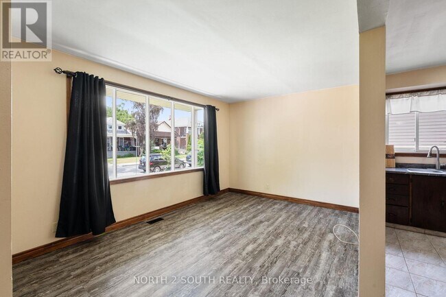 Building Photo - 1360 Goyeau St