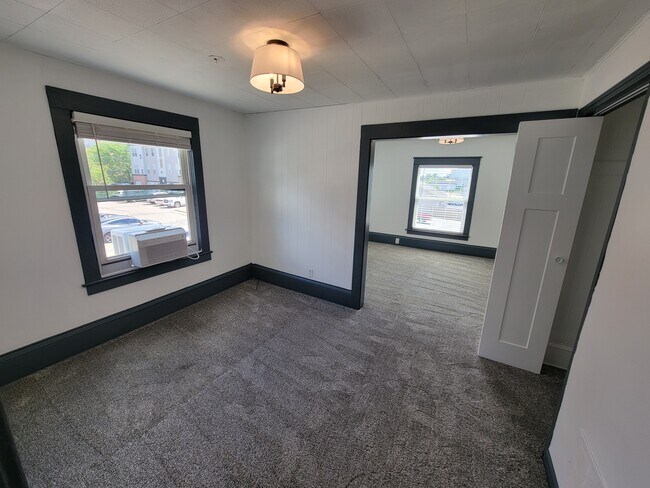 Dining Room - 607 Manchester St