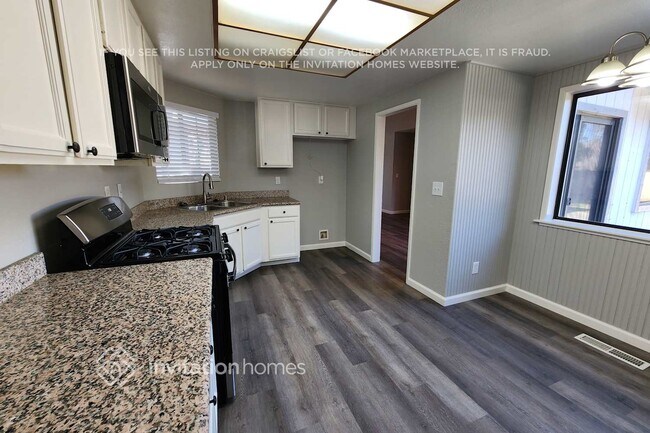 Foto del edificio - 1401 Mandarin Ct