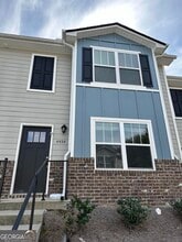 Building Photo - 4454 Pinscher St