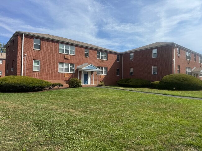 Foto del edificio - 762 New Britain Ave