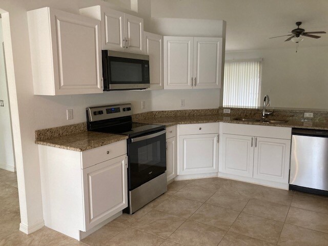 Building Photo - 50 Perrotti Ln