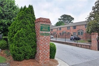 Building Photo - 3097 Colonial Way
