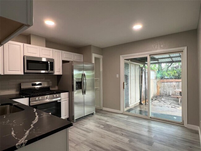Foto del edificio - 10510 Little Pebble Dr