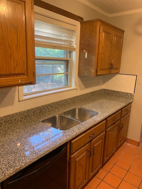 encimeras de granito - 7635 High Dr